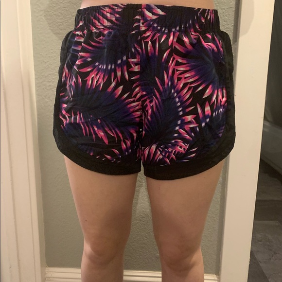 Athletic running shorts - Picture 3 of 3